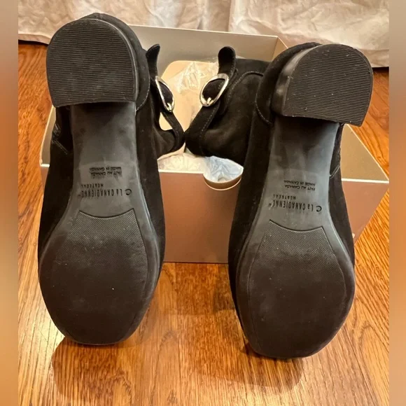 La Canadienne Jodie, black suede booties, size 7, medium - Picture 2 of 8
